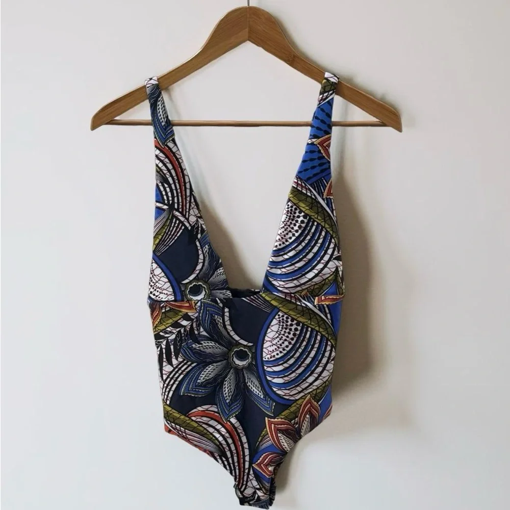 NWT Zara One Pice Blue Pink Floral Swimsuit with Plunge Neck! Small!